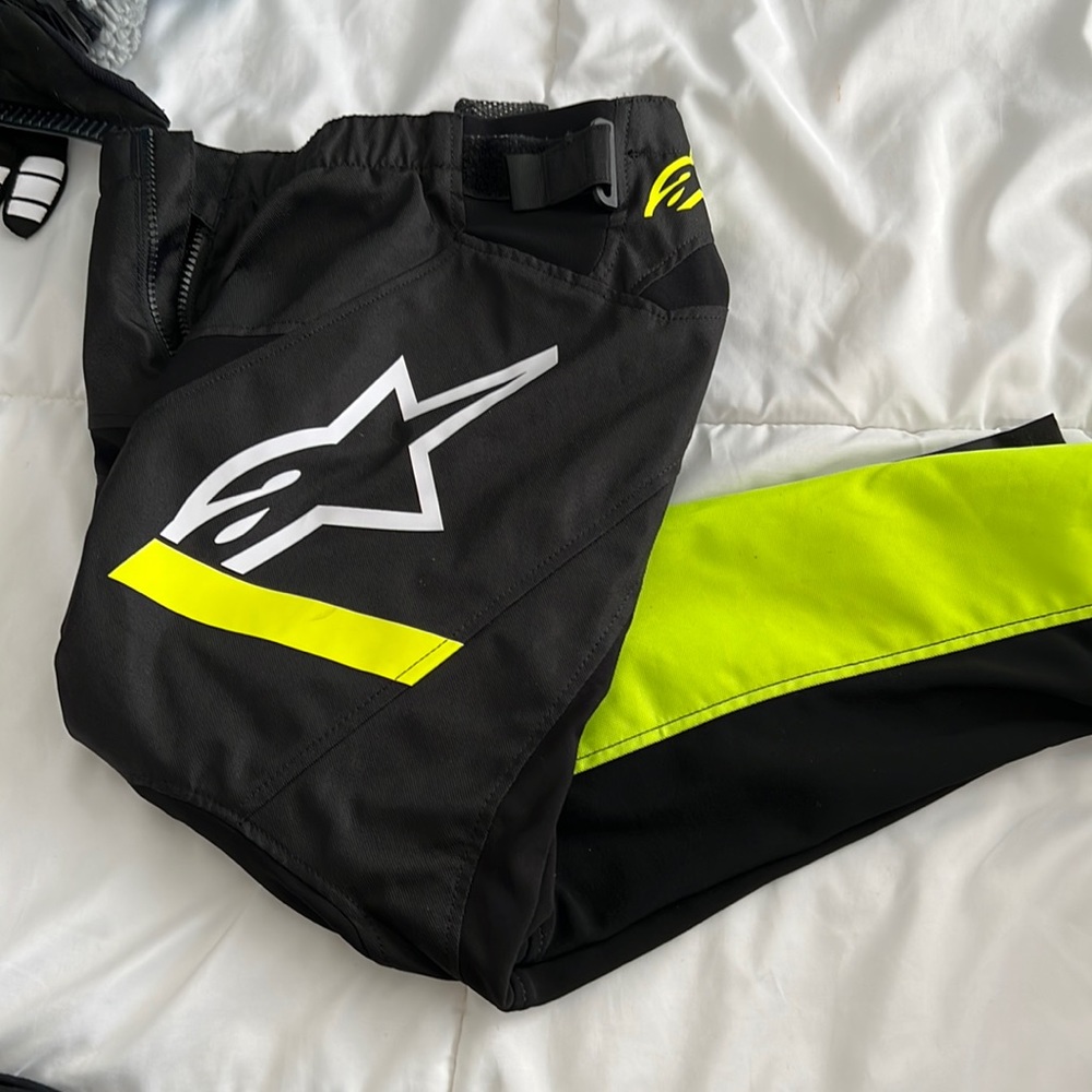 Alpine stars unisex kids size 24